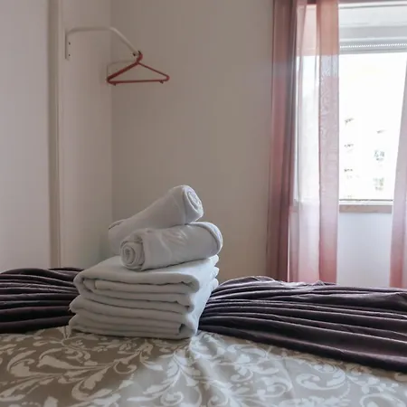 בית הארחה Daniela's Central 303 *